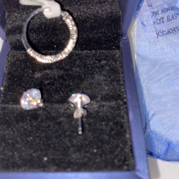 Ring - Picture 4 of 8